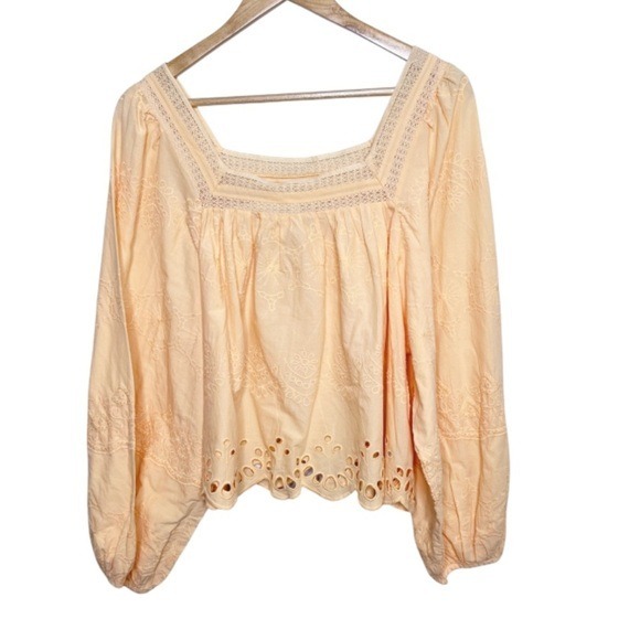 NWT Universal Thread Peach Eyelet Square Neck Long Sleeve Crop Blouse Women - Picture 3 of 16